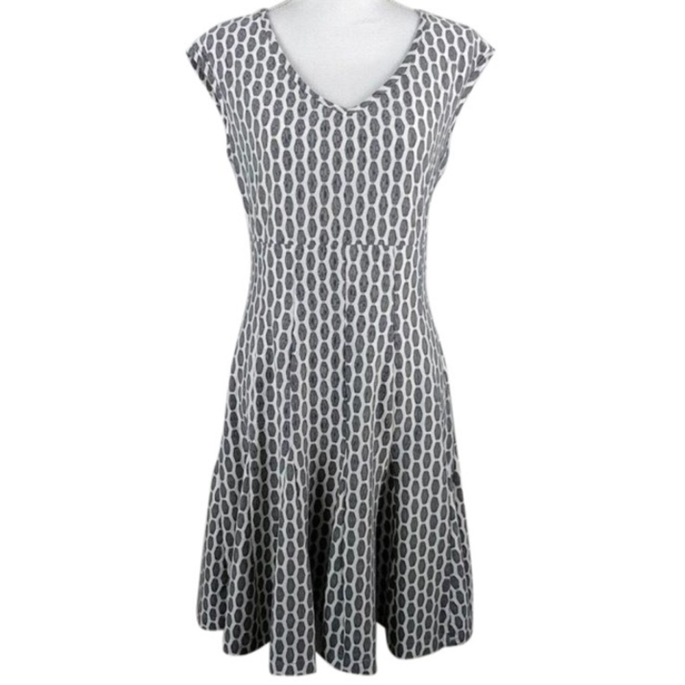 Just Taylor Fit N Flare Grey&White Honeycomb Dress